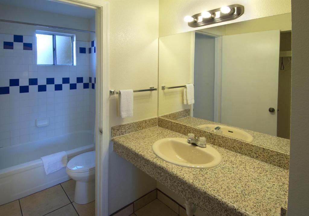 American Executive Inn Mesa Room photo