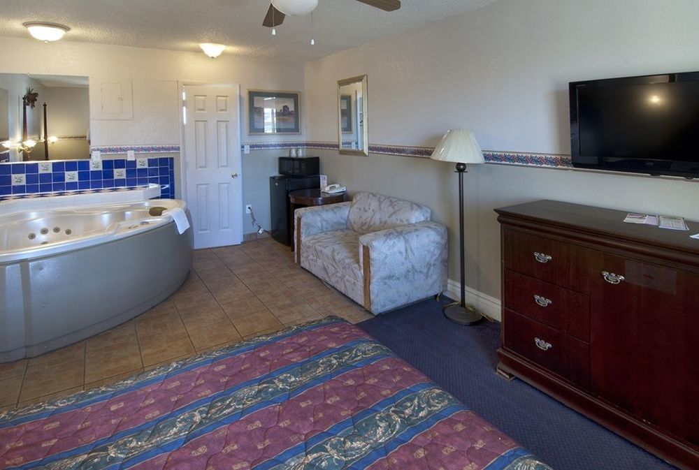 American Executive Inn Mesa Room photo
