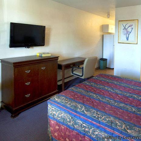 American Executive Inn Mesa Room photo